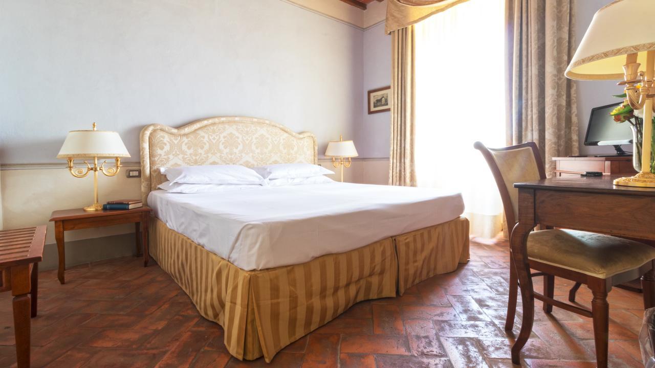 Badia Di Campoleone Villa Арецо Стая снимка